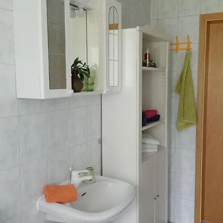 Mit Garten In Unmittelbarer Naehe Zum See, Ideal Zum Angeln Und Baden Bobitz