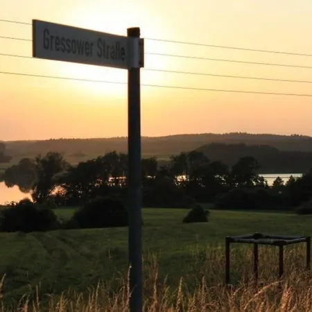 Mit Garten In Unmittelbarer Naehe Zum See, Ideal Zum Angeln Und Baden Appartamento Bobitz